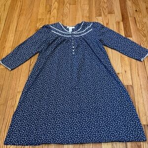 Eileen West Long Sleeve Floral Print Blue Cotton Long Nightgown Size LARGE